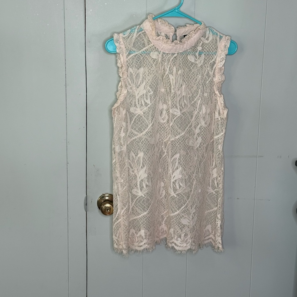 ⭐️3/$25⭐️ Who What Wear Cream Lace Top
